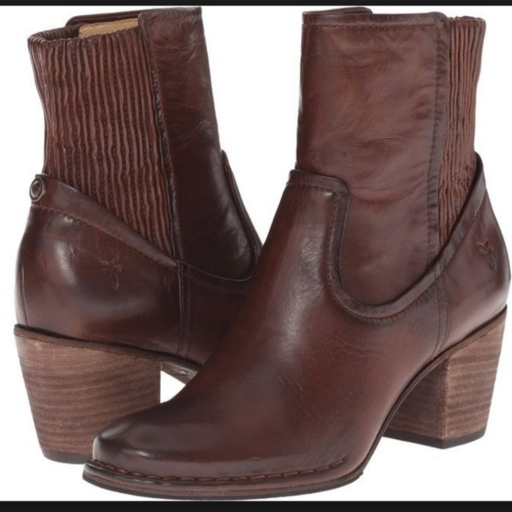 Frye Lucinda Scrunch Short Booties